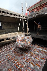 Bahkan harga beras pun masih normal, yaitu harga beras terendah Rp 5.000 per Kg sampai Rp 10.700 per Kg untuk jenis premium.