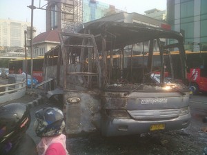 Bus TransJ yang Terbakar Habis di Harmoni Sempat Meledak