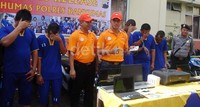  Kelima tersangka adalah, Adnan Alifi alias Adnan (25), Muhammad Abidin alias Keling (25), keduanya warga Lampung yang ditangkap di sebuah rumah kos di Purwokerto.     