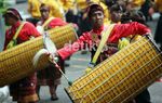 Parade Budaya Semarakkan Car Free Day