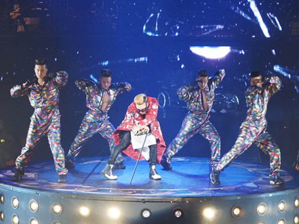 Konser Fantastis G-Dragon di Jakarta