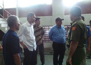Banjir Rob di Pademangan, Jokowi Cek Pompa Rusak dan Bagikan Bantuan
