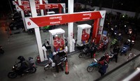 DPR hingga malam ini masih menggelar rapat terkait rencana kenaikan harga BBM.