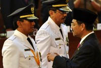 Menteri Dalam Negeri Gamawan Fauzi akan memimpin pelantikan tersebut.