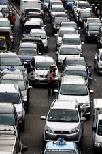 Ada Demo BBM di DPR, Gatot Subroto Macet