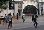 Demo di Makassar Rusuh, Sepeda Motor Dibakar