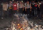 Demo di Makassar Rusuh, Sepeda Motor Dibakar