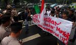 Demo Tolak Kenaikan BBM, Jalan Pramuka Macet