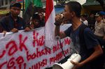 Demo Tolak Kenaikan BBM, Jalan Pramuka Macet