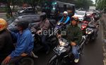 Demo Tolak Kenaikan BBM, Jalan Pramuka Macet