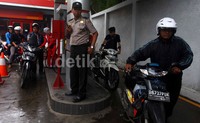 Penjagaan ini dilakukan guna mengantisipasi keamanan dengan adanya rencana kenaikan harga BBM.