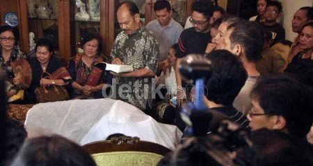Ully, Si Ratu Artis Pembantu Terbaik Ully, Si Ratu Artis Pembantu Terbaik