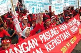 3.000 Buruh Serbu Gedung DPR Tolak Balsem dan Kenaikan Harga BBM