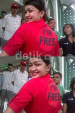 Tiba di Masjid, Jupe Disambut Red Carpet