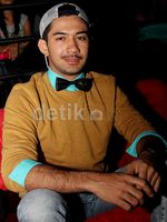 Dasi Kupu-kupu Reza Rahadian