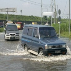Pintu Masuk Tol Porong Kembali Banjir