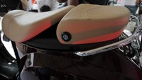 Motor yang dipajang di Area Pekan Raya Jakarta ini menghidupkan kembali desain klasik 1960 yang terlihat dalam bentuk dan fungsinya.