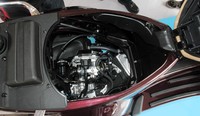 Sementara di dapur pacunya, Piaggio menempatkan mesin 3Valves, generasi ECU terbaru, sistem free wheel electric stater dan kinerja yang mengesankan (percepatan waktu dan kecepatan tinggi).