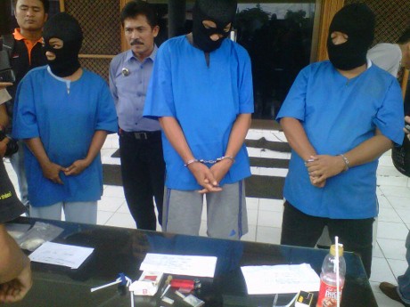 Garong Cs Dibekuk di Cirebon, Diduga Pasok Narkoba ke LP