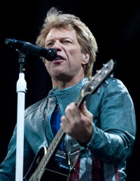 Musisi berusia 51 tahun itu  membuka set dengan lagu 'That’s What the Water Made Me'. Rob Harrison/Getty Images.