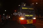 Polisi Bubarkan Demonstran di Depan RSCM