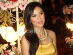 Delia Manis Berbaju Kuning