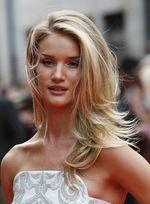 Bibir Seksi Rosie Huntington-Whiteley