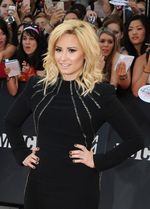 Wajah Sumringah Demi Lovato