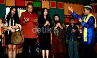 Acara ditutup dengan doa oleh Ust. Maulana.
