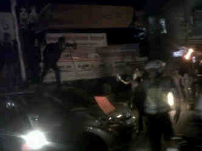 Tolak Kenaikan BBM, Mahasiswa Sandera Mobil Plat Merah di Yogyakarta