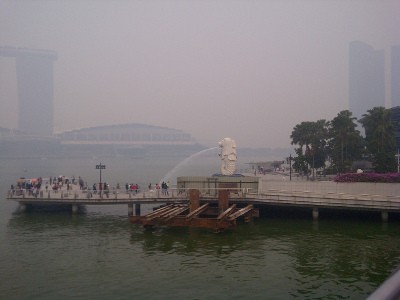 Merlion Pun Diselimuti Asap Kebakaran Hutan