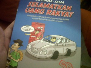 Sosialisasikan Kenaikan Harga BBM, Pemerintah Bagi-Bagikan 3 Buku