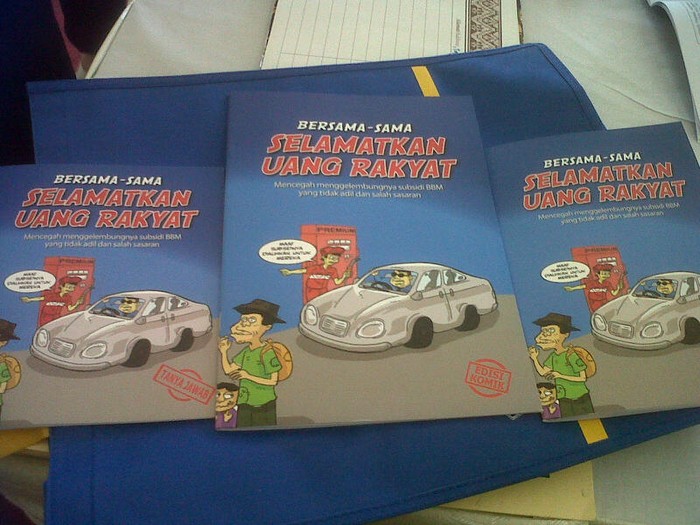 Sosialisasikan Kenaikan Harga BBM, Pemerintah Bagi-Bagikan 3 Buku