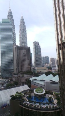 Tak Jual Bensin Premium, Pemerintah Malaysia Subsidi BBM Sekelas Pertamax Plus