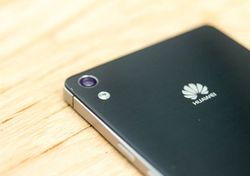 Huawei Ascend P6, Android Tertipis Berkamera Depan 5MP