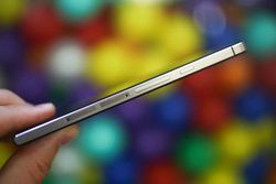 Huawei Ascend P6, Android Tertipis Berkamera Depan 5MP