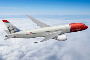 Kasihan, Penumpang Maskapai Norwegia Tak Diberi Minum 12 Jam