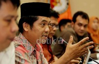 Berbagai LSM itu datang untuk meminta rincian penggunaan anggaran 2013 kedua lembaga tersebut.
