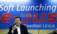 Menurut mantan Ketua MK tersebut, dunia hukum harus bersinergi dengan teknologi informasi guna menangkap perubahan masyarakat dan menyerap nilai-nilai keadilan.