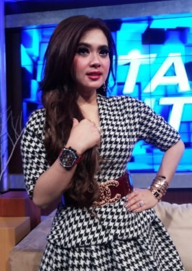 Syahrini Wujudkan Mimpi Kolaborasi Bareng Andi Rianto