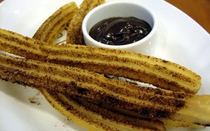 Gerai Mana yang Punya Churros Paling Crunchy Enak?