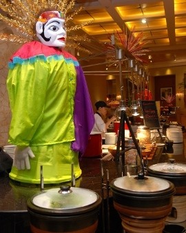 Ada Semur Jengkol dan Kerak Telor di Resto Berbintang Ini