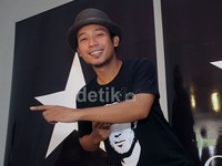Denny saat ditemui di Studio Gaharu, Jl.Gaharu 2 Cipete,Jakarta Selatan Rabu (19/06/2013).