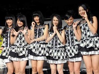 Konser yang bertajuk 'Perkenalkan Nama Kami JKT48' itu akan digelar dari 23 Juni hingga 4 Juli 2013. Noel/detikHOT.