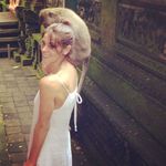 Vanessa Hudgens dan Ashley Greene di Bali