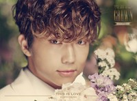 Wooyoung tampil manis untuk 'This is Love'. (JYPE)