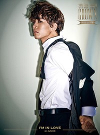 Junho jatuh cinta di 'I'm In Love'. (JYPE)
