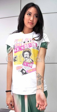 Ini tato kembaran sama pacar, satu konsep saja, tapi nggak benar-benar sama.  Jadi kalau putus nggak masalah, ujarnya sambil tertawa. Noel/detikHOT.