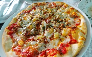 Mama Rossy: Pedas Gurih Aglio Olio Pizza dan Scalloppin Berlumur Saus Jamur