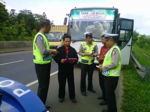 Cegah Kecelakaan, Operasi Tertib Truk dan Bus Digelar di Tol Cipularang
